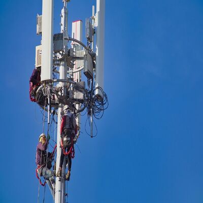 19 27 35M Landscape Adapted Monopole Galvanized Steel Self-supported Outdoor 5G 4G Microwave City Aesthetic Mast