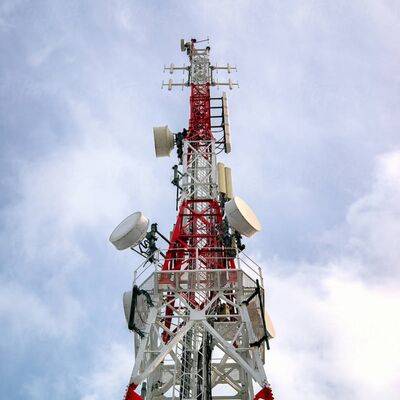20 30 40 60 M Meter Hot Dip Galvanized με 4 πόδια γωνίας Steel Tower Multi Antenna for Urban 5G