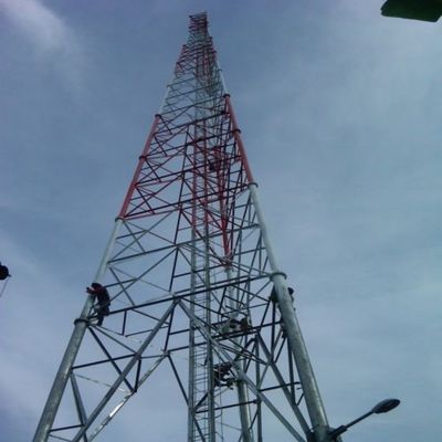 10 - 60M Ζυγισμένος σωληνωτός πύργος από χάλυβα Wifi σήμα Bts τηλεοράσεις 3 πόδια σωληνωτός πύργος από χάλυβα