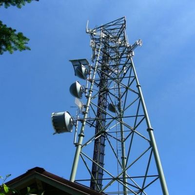 Τυβώδης τηλεπικοινωνία χάλυβα 3 ποδιών Πύργος κινητό δίκτυο 4G 5G σήμα ραδιοφωνική κεραία Τριγωνικός τηλεπικοινωνιακός πύργος &amp; εξαρτήματα
