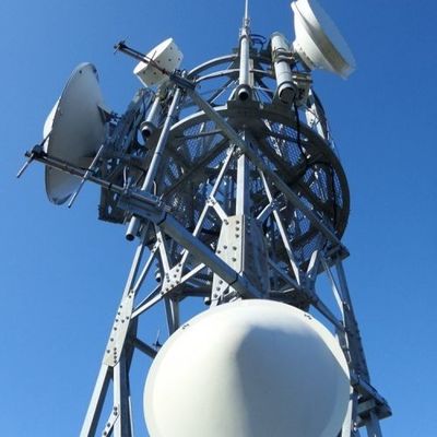 Q255B Q355B Q420B Σχεδιασμός 3 ποδιών γωνιακός πύργος χάλυβα Πύργος τηλεπικοινωνιών