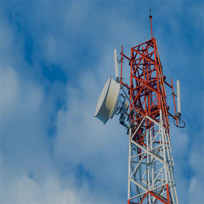 Ασύρματος 5G κεραυνός Πύργος 4 ποδιών γωνία Χάλυβα Σιδήρου αυτοεξουσιαζόμενο πύργο πλέγματος
