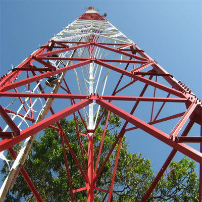 Ασύρματος 5G κεραυνός Πύργος 4 ποδιών γωνία Χάλυβα Σιδήρου αυτοεξουσιαζόμενο πύργο πλέγματος