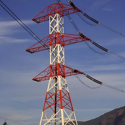Κατασκευή υποσταθμού Υψηλής τάσης Πύργος ηλεκτρικής ενέργειας Ζυγισμένος ηλεκτρικός πύργος Στύλος γραμμής μετάδοσης Σιδηροτροχείο Ατσάλινος γωνιακός πύργος προς πώληση