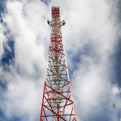 30μ αυτοστηριζόμενος πύργος πλέγματος για την επικοινωνία GSM πύργος κατασκευασμένος από γωνιακό χάλυβα