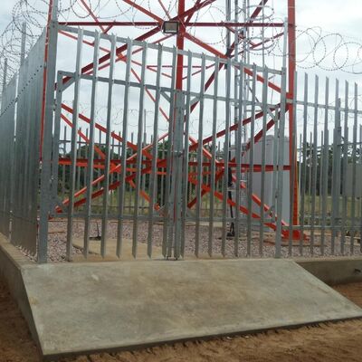 Steel Tower 4 Legged Angular Steel Tower σχεδιασμένος για τηλεπικοινωνίες με στιβαρή κατασκευή και συμμόρφωση με διεθνείς σχεδιαστικούς κώδικες