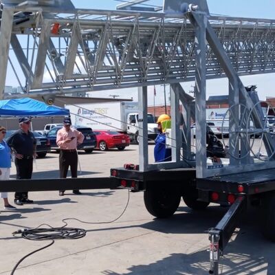 Τηλεσκοπικός πύργος 15-30M Σωλήνας Στερεός ράβδος Επικοινωνία Αντένα Φωτιστικό φορτηγό Εγκατασκευασμένο 40M/S Αντίσταση στον άνεμο Ζεστό βύθιση Ζαλβανωμένο