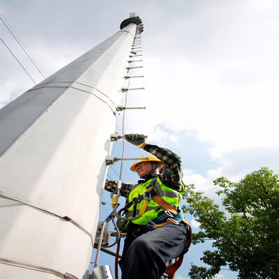 Οικοδόμηση τηλεπικοινωνιών Monopole Tower που αποτελείται από χάλυβα υψηλής αντοχής σε εφελκυσμό και χάλυβα ήπιας ποιότητας που πληροί τα πρότυπα GB T και EN 10025