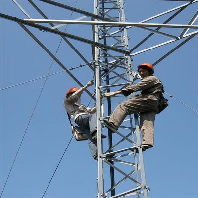 Ατσάλι Guyed Wire Tower σχεδιασμένο με μαλακό χάλυβα και υψηλής αντοχής σε τέντωμα επιλογές χάλυβα για να ανταποκριθεί σε διάφορες απαιτήσεις μηχανικής
