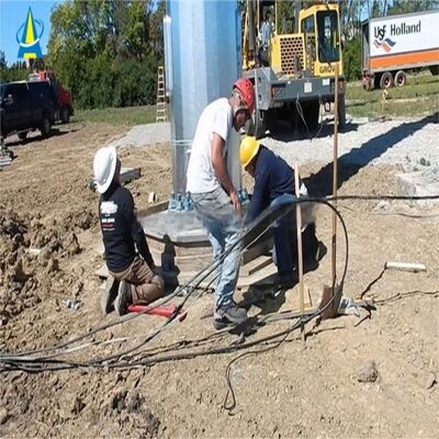 Τηλεπικοινωνιακός πύργος Monopole με συμπαγή σχεδίαση άξονα και επιλογές επιφανειακής επεξεργασίας, όπως γαλβανισμός εν θερμώ και βαφή