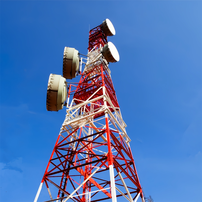 30M εν θερμώ γαλβανισμένο 4 πόδια γωνίας Steel Tower Multi Operator for Suburban Macro Station