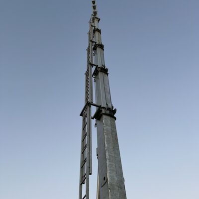 Πύργος από μεταφερόμενο τηλεσκοπικό ατσάλι 12 - 25 μέτρα για κινητή βάση και προσωρινή παρακολούθηση γεγονότων με ηλεκτρικό σύστημα ανύψωσης και βάση γρήγορης ανάπτυξης